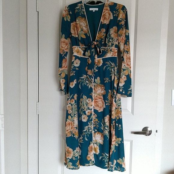 SALE 🥳 NWOT June and Hudson Floral Dress - Picture 5 of 8
